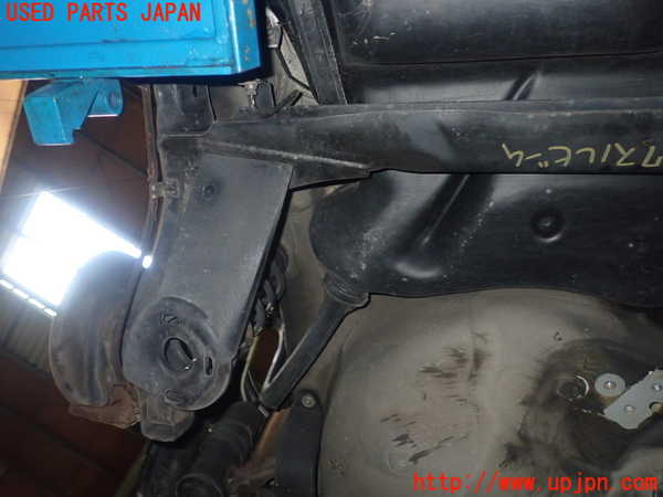 5UPJ-24015380]VW ニュービートルカブリオレ(1YAZJ)リアアクスルビーム 中古_m0004.jpg