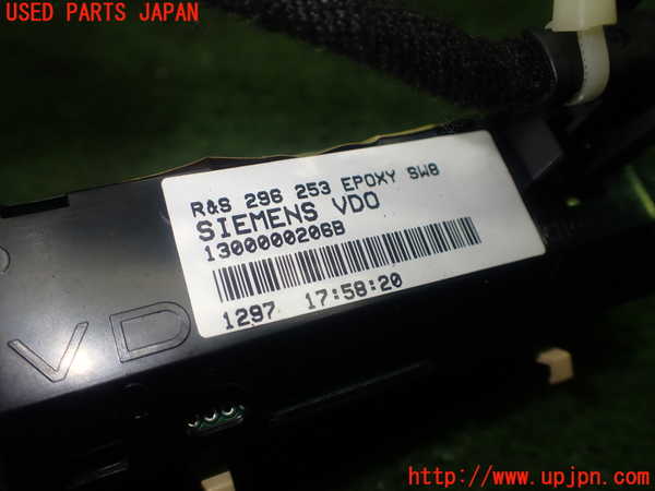 1UPJ-24017850]VW ニュービートルカブリオレ(1YAZJ)時計 中古_m0004.jpg