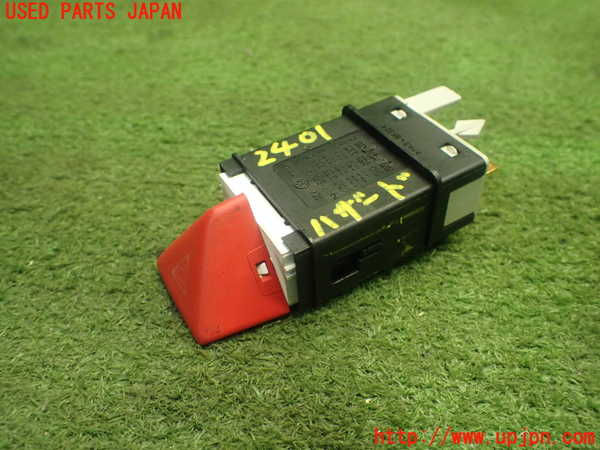 1UPJ-24016290]VW ニュービートルカブリオレ(1YAZJ)ハザードスイッチ 中古_m0002.jpg