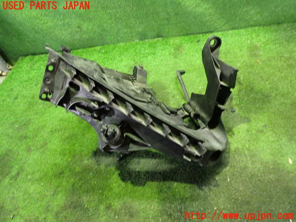 2UPJ-24021140]アウディ・A5 カブリオレ(8FCALF)右ヘッドライトリム 中古_m0001.jpg