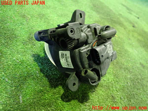 2UPJ-24021180]アウディ・A5 カブリオレ(8FCALF)右フォグ 中古_m0002.jpg