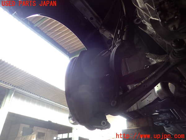 2UPJ-24024290]アウディ・A5 カブリオレ(8FCALF)右フロントナックルハブ 中古_m0001.jpg
