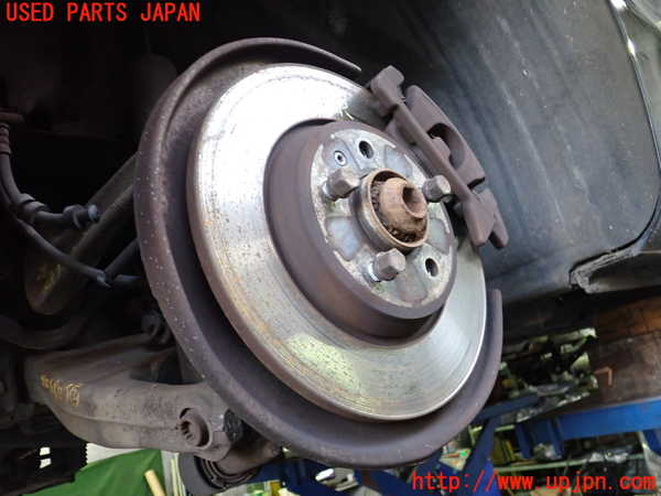 2UPJ-24024300]アウディ・A5 カブリオレ(8FCALF)右リアナックルハブ 中古_m0002.jpg