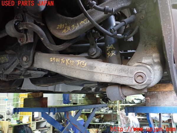 2UPJ-24025205]アウディ・A5 カブリオレ(8FCALF)右リアロアアーム2 中古_m0001.jpg
