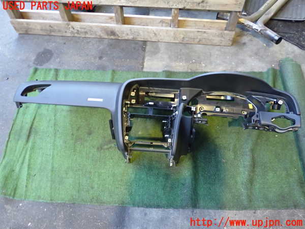 2UPJ-24027505]アウディ・A5 カブリオレ(8FCALF)ダッシュボード 中古_m0001.jpg