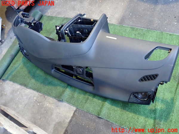 2UPJ-24027505]アウディ・A5 カブリオレ(8FCALF)ダッシュボード 中古_m0002.jpg