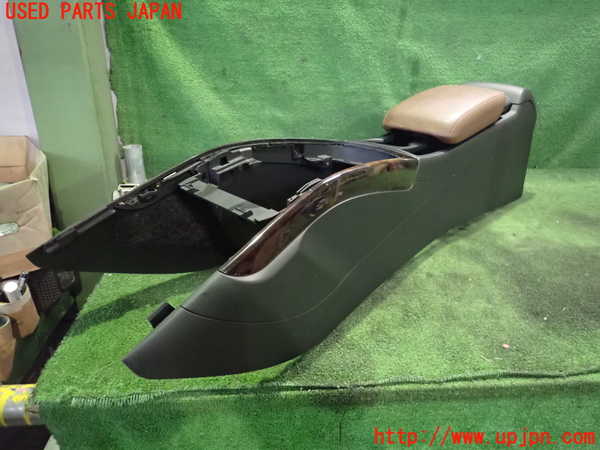 2UPJ-24027540]アウディ・A5 カブリオレ(8FCALF)センターコンソール 中古_m0002.jpg