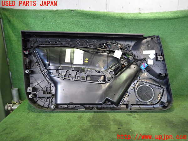 2UPJ-24021234]アウディ・A5 カブリオレ(8FCALF)右ドア内張り 中古_m0002.jpg