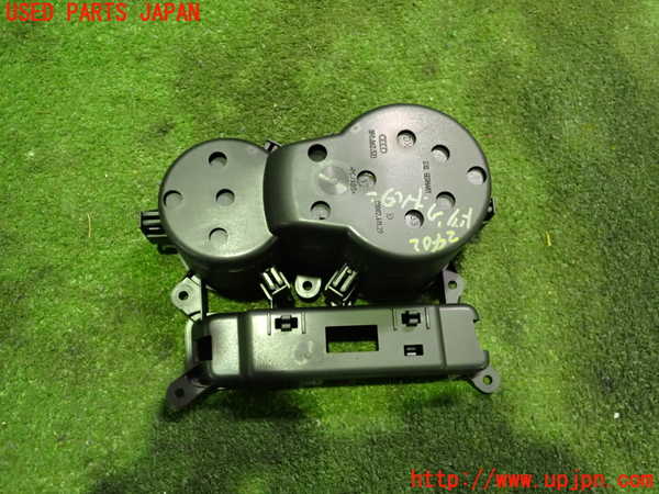 2UPJ-24027810]アウディ・A5 カブリオレ(8FCALF)ドリンクホルダー 中古_m0002.jpg