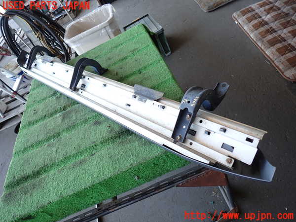 2UPJ-24041392]ランクルプラド(RZJ120W)左サイドステップ 中古_m0004.jpg