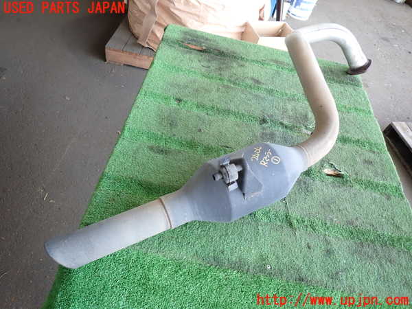2UPJ-24042671]ランクルプラド(RZJ120W)リアマフラー1 中古_m0001.jpg
