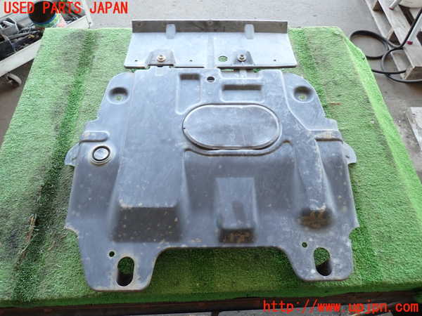 2UPJ-24042170]ランクルプラド(RZJ120W)エンジンアンダーカバー 中古_m0001.jpg