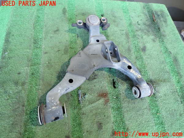 2UPJ-24045186]ランクルプラド(RZJ120W)左フロントロアアーム1 中古_m0001.jpg