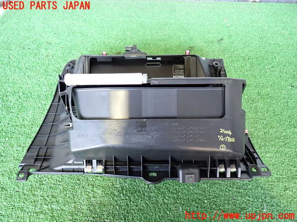 2UPJ-24047516]ランクルプラド(RZJ120W)グローブボックス1 中古_m0003.jpg