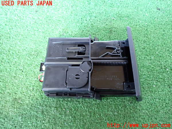 2UPJ-24047821]ランクルプラド(RZJ120W)灰皿1 中古_m0003.jpg