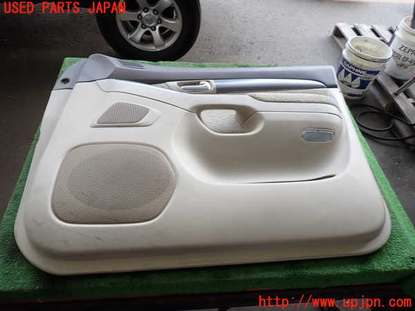 2UPJ-24041234]ランクルプラド(RZJ120W)右前ドア内張り 中古_m0001.jpg