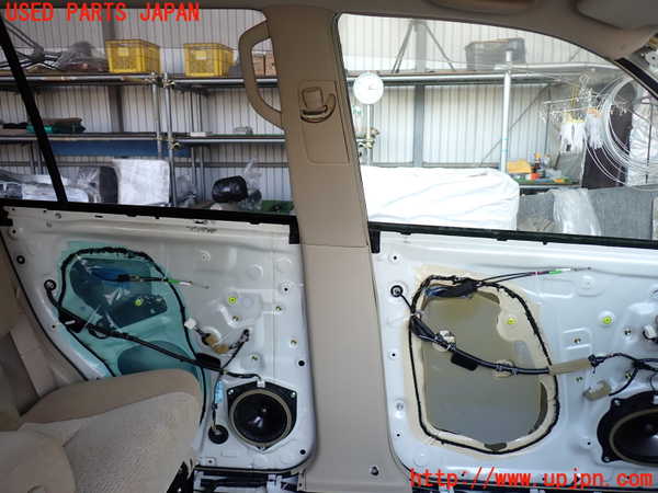 2UPJ-24047670]ランクルプラド(RZJ120W)左センターピラートリム 中古_m0001.jpg