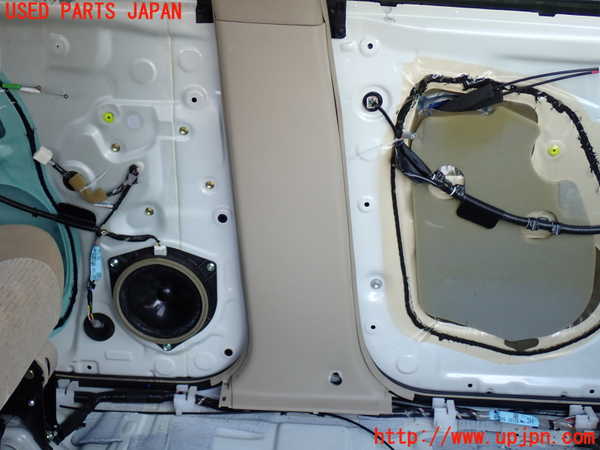 2UPJ-24047670]ランクルプラド(RZJ120W)左センターピラートリム 中古_m0003.jpg
