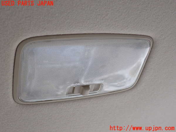 2UPJ-24046412]ランクルプラド(RZJ120W)ルームランプ2 (真中 2列目) 中古_m0001.jpg