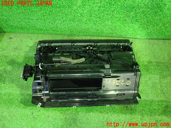 1UPJ-24097516]BMW 630i クーペ E63(EH30)グローブボックス1 中古_m0003.jpg