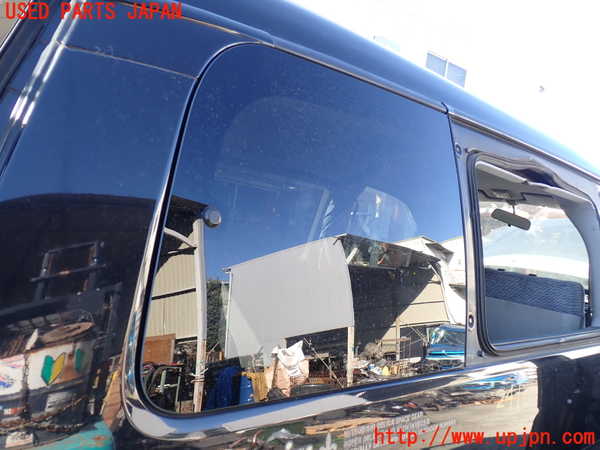 5UPJ-24101380]デリカ スペースギア(PD6W)右クォーターガラス M2L4 中古_m0001.jpg