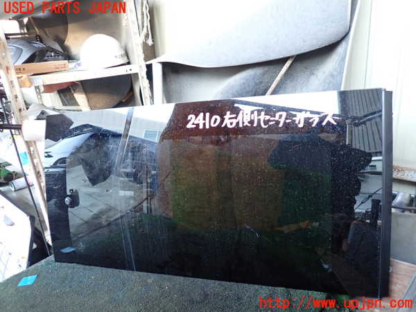 1UPJ-24101370]デリカ スペースギア(PD6W)右サイドセンターガラス M2L4 中古_m0001.jpg