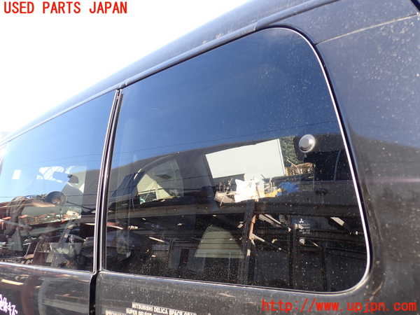 5UPJ-24101382]デリカ スペースギア(PD6W)左クォーターガラス M2L4 中古_m0001.jpg