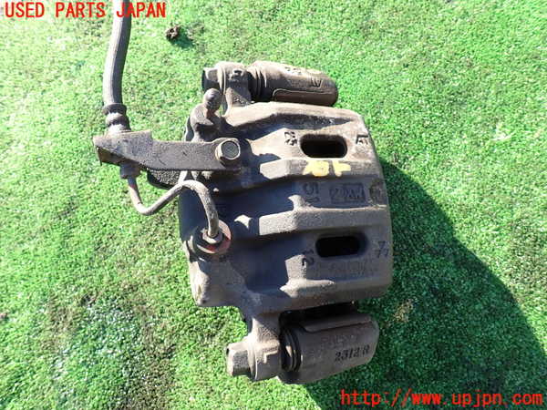 5UPJ-24104080]デリカ スペースギア(PD6W)右フロントキャリパー 中古_m0001.jpg