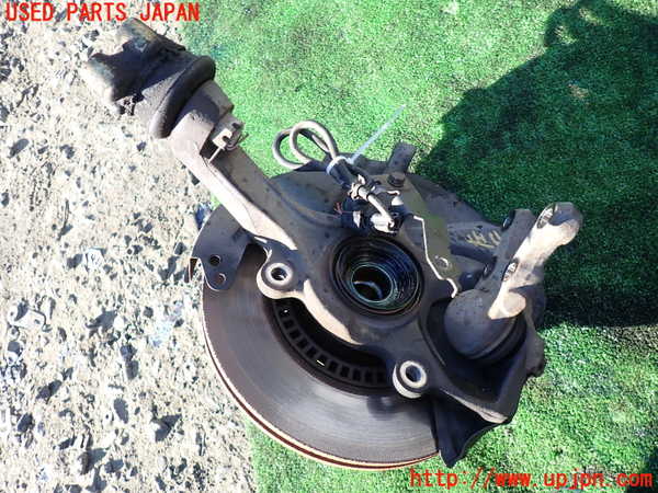1UPJ-24104295]デリカ スペースギア(PD6W)左フロントナックルハブ 中古_m0002.jpg