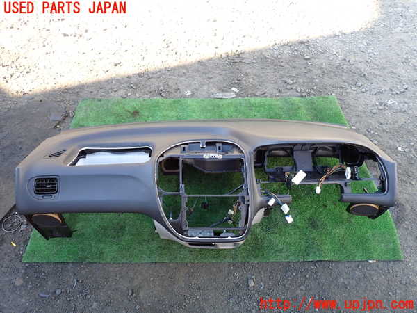 5UPJ-24107505]デリカ スペースギア(PD6W)ダッシュボード 中古_m0001.jpg