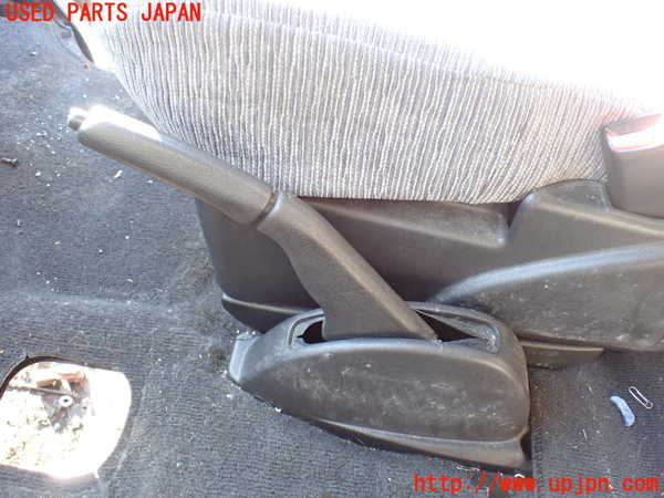 1UPJ-24107550]デリカ スペースギア(PD6W)サイドブレーキレバー 中古_m0001.jpg