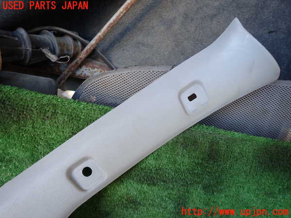 5UPJ-24107655]デリカ スペースギア(PD6W)右フロントピラートリム 中古_m0002.jpg