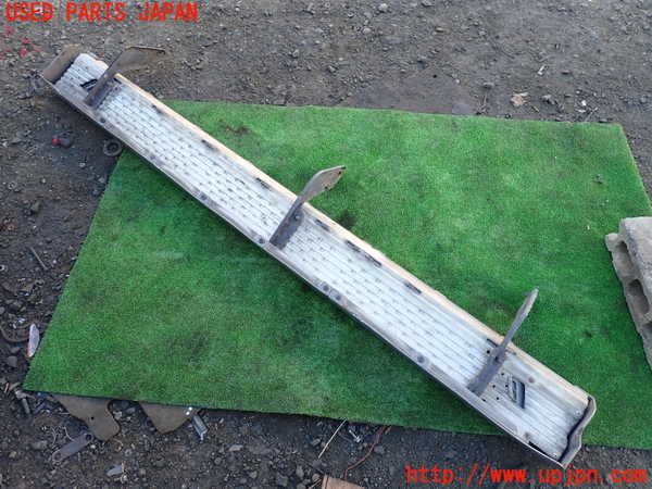 5UPJ-24111390]ハイラックスサーフ(KZN185W)右サイドステップ 中古_m0002.jpg