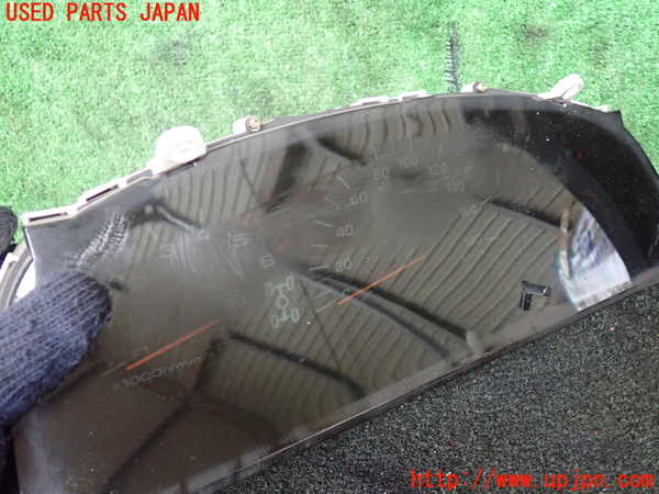 1UPJ-24116170]ハイラックスサーフ(KZN185W)スピードメーター 中古_m0002.jpg