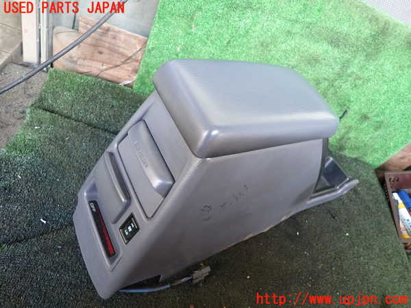 5UPJ-24117540]ハイラックスサーフ(KZN185W)センターコンソール 中古_m0003.jpg
