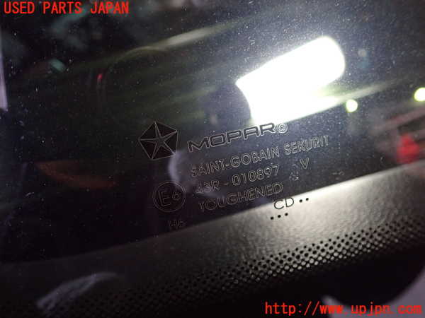 1UPJ-24121380]ジープ・コマンダー(H620)右クォーターガラス 43R-010897 中古_m0002.jpg