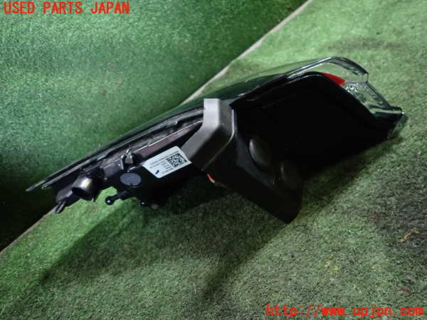 1UPJ-24121530]ジープ・コマンダー(H620)右テールランプ 中古_m0002.jpg