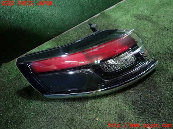 1UPJ-24121536]ジープ・コマンダー(H620)左テールランプ 中古_m0001.jpg