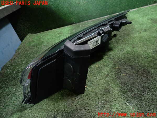1UPJ-24121536]ジープ・コマンダー(H620)左テールランプ 中古_m0002.jpg