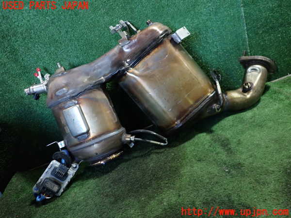 1UPJ-24122661]ジープ・コマンダー(H620)触媒1 ジャンク部品取り_m0001.jpg