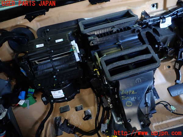 1UPJ-24126081]ジープ・コマンダー(H620)エバポレーター1 中古_m0001.jpg