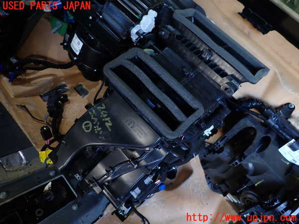 1UPJ-24126081]ジープ・コマンダー(H620)エバポレーター1 中古_m0003.jpg