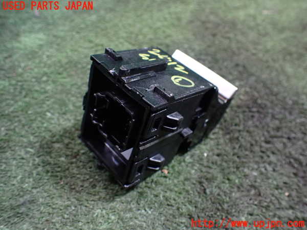 1UPJ-24126306]ジープ・コマンダー(H620)スイッチ1 (パーキングブレーキ) 中古_m0002.jpg