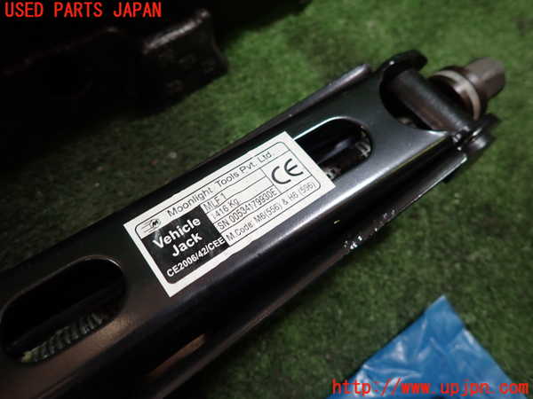 1UPJ-24127805]ジープ・コマンダー(H620)車載工具 中古_m0003.jpg