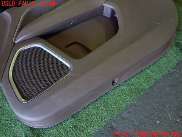 1UPJ-24121234]ジープ・コマンダー(H620)右前ドア内張り 中古_m0003.jpg