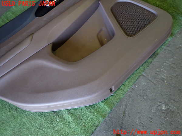 1UPJ-24121324]ジープ・コマンダー(H620)左後ドア内張り 中古_m0003.jpg