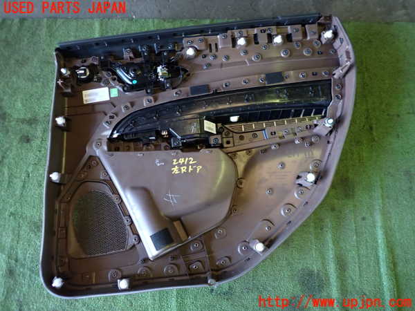 1UPJ-24121324]ジープ・コマンダー(H620)左後ドア内張り 中古_m0004.jpg