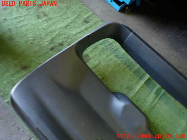 1UPJ-24121578]ジープ・コマンダー(H620)バックドア内張り 中古_m0003.jpg