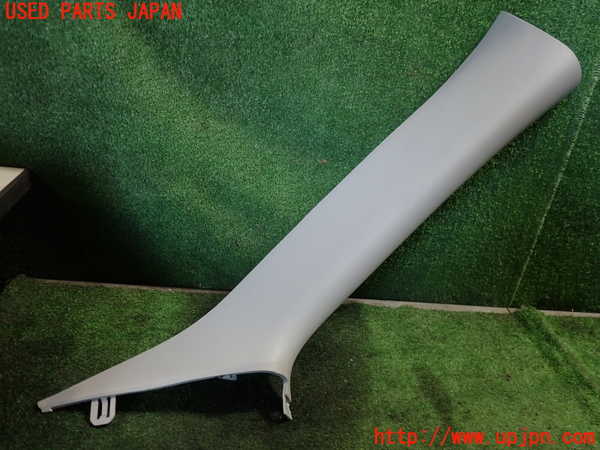 1UPJ-24127655]ジープ・コマンダー(H620)右フロントピラートリム 中古_m0001.jpg