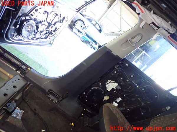 1UPJ-24127665]ジープ・コマンダー(H620)右センターピラートリム 中古_m0001.jpg